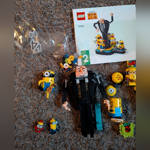 Lego Despicable Me Brick-Built Gru & Minions + Minifig Minions Sets - Picture 2 of 5